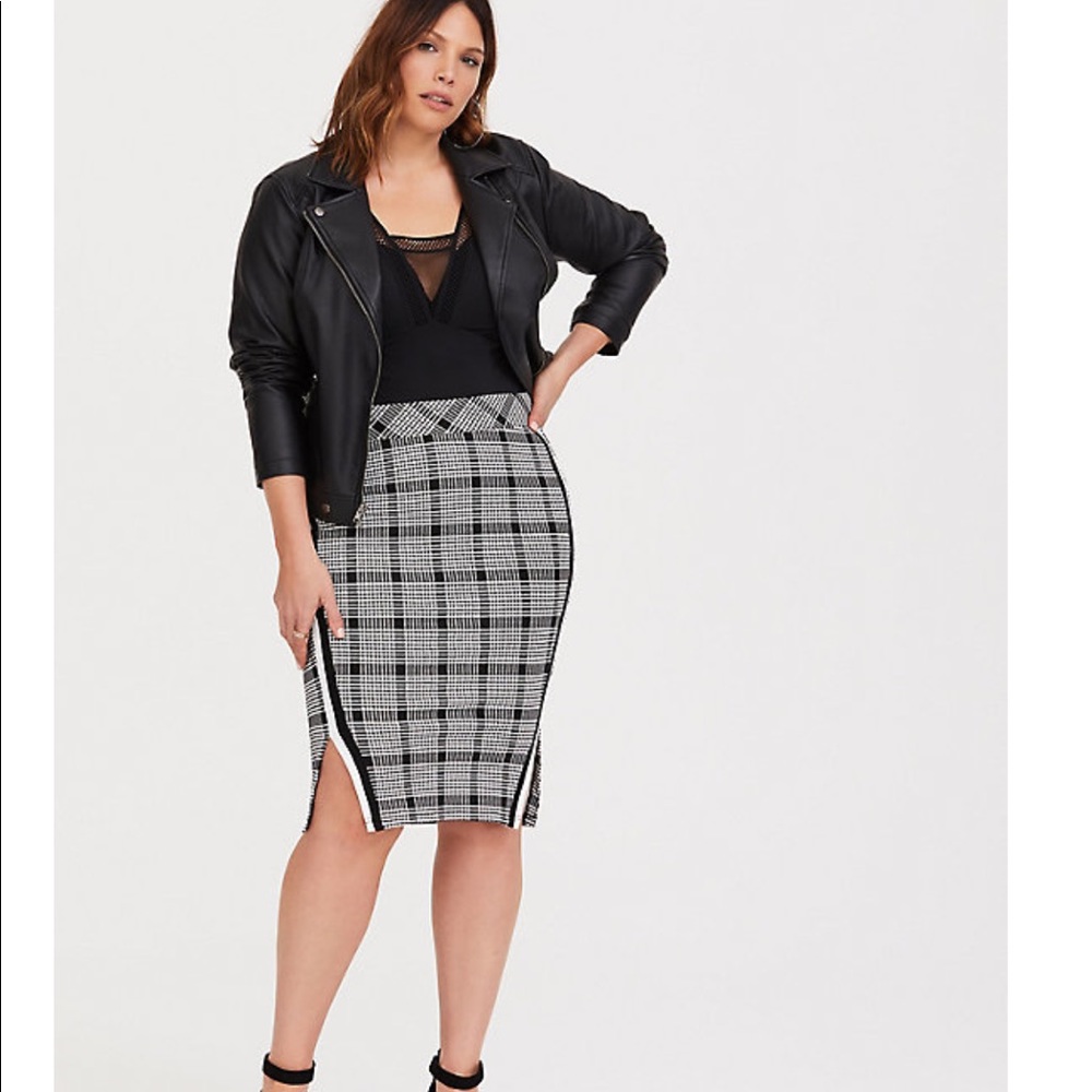 BLACK PLAID PREMIUM PONTE PENCIL SKIRT